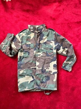Classic Camo Utility Jacket with Hood in Zip Collar and Quilted Interior XS/S